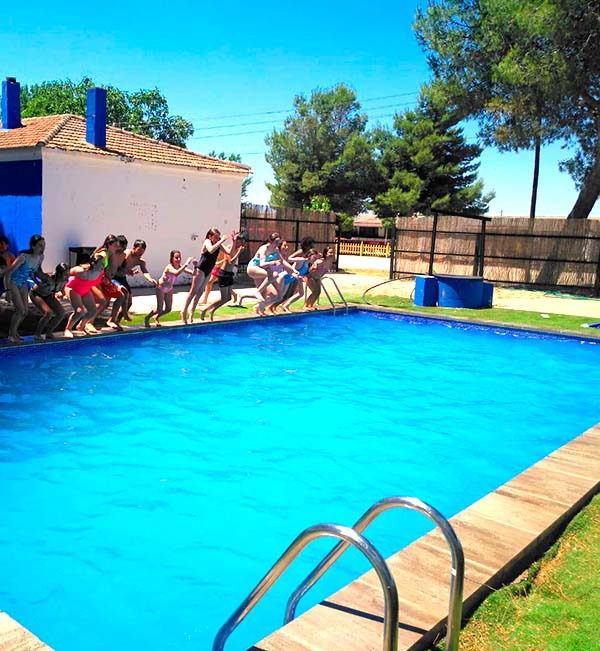 pool party